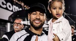 Neymar e Mavie são "engolidos" por crianças antes de Santos x Mirassol