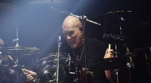 Ex-baterista do AC/DC, Chris Slade anuncia aposentadoria