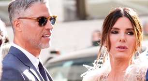Sandra Bullock revela como os filhos lidaram com a perda do marido: 'Estavam cientes da situação'