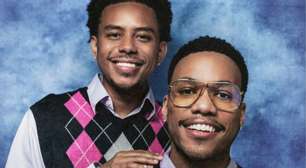 Anderson .Paak e Cordae discutem sem calças em vídeo-teaser de álbum inspirado em 'Quase Irmãos'