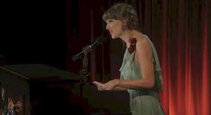 Taylor Swift apresenta mashup de 'I Knew You', 'August' e 'All Too Well' no Grammy Museum