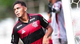 Treino no Flamengo conta com jovens da base; Josmar pode estrear