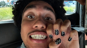 Estou obcecado pelas unhas do jogador da NBA: com 1,91m, 22 anos e atleta do Oklahoma City Thunder, ele tem as 'nail arts' tendência que já quero copiar em 2026