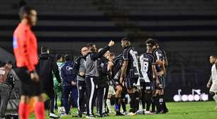 Jogadores da Ponte Preta paralisam atividades por atrasos salariais