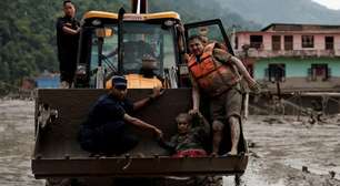 Avalanche deixa centenas de turistas desaparecidos no Nepal