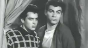 Há quase 70 anos, esse jovem e saudoso ator era vilão em filme de comédia; ele nem imaginava que na década de 1980 teria personagem memorável em programa infantil de sucesso. Descubra quem é!