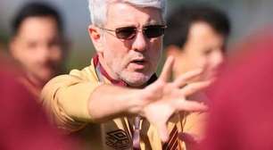 Odair Hellmann renova contrato com o Athletico-PR