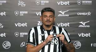 Tiquinho volta a vestir a 9 do Botafogo: "É sobre paixão"