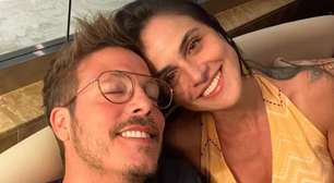 Fabio Porchat abre o jogo sobre casamento com Priscila Castello e brinca sobre exigência: 'Não'