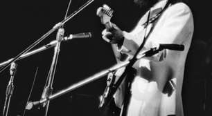 O primeiro músico a atingir o topo das paradas com banda e carreira solo