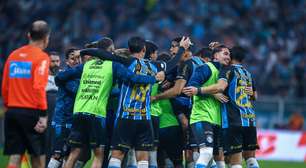 Grêmio escalado? Luís Castro já tem provável time para enfrentar o Inter