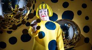 Yayoi Kusama morre aos 97 anos: relembre a trajetória da artista famosa por bolinhas