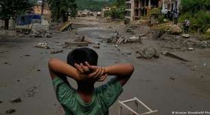 Moradores relatam isolamento após tragédia no Nepal