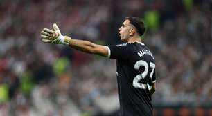 Dibu Martínez fecha negócio para reforçar gigante inglês na Premier League, diz jornalista