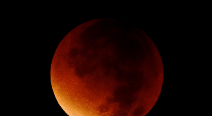 Eclipse lunar em Peixes: fenômeno pede limpeza energética para se libertar do que não serve mais