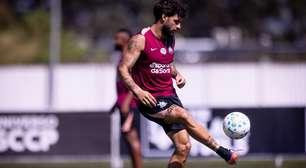 Breno Bidon sofre trauma no joelho e desfalca treino do Corinthians