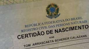 Rodrigo Calazans faz pegadinha com Isa Scherer e batiza filho com nome de jogador do Flamengo