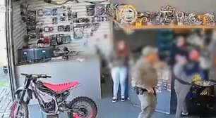 PM é indiciado pela Justiça Militar após sair de serviço e balear dono de oficina no RS