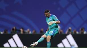 Chelsea acerta contratação do goleiro Dibu Martínez