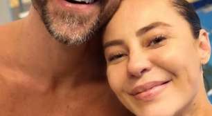 Solteira, Paolla Oliveira surge em piscina com ator da Globo