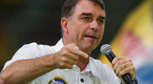 Por que a entrevista com Flávio Bolsonaro será em horário diferente da sabatina de Lula na Globo?