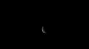 Eclipse lunar quase total deixa 96,2% da Lua escurecida; veja fotos