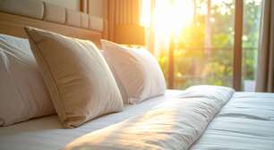 5 maneiras de arrumar a cama para deixá-la com aparência de hotel