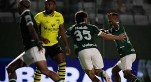 Goiás vence São Bernardo em jogo 400 do goleiro Tadeu