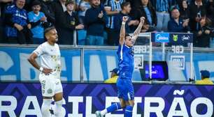 Grêmio vence lanterna Chapecoense e ganha respiro no Brasileirão