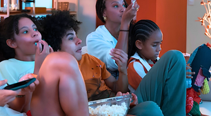 Os psicólogos concordam: assistir novamente a filmes ou séries que já vimos não é perda de tempo ou falta de memória; está relacionado à busca pelo bem-estar