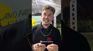 Vídeo: Silvero Pereira apresenta show em homenagem a Belchior no Sesc Mogi das Cruzes