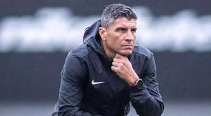 Técnico do Vasco admite surpresa com jogador durante duelo contra o Cruzeiro