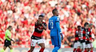 Samuel Lino faz dois, Flamengo atropela o Botafogo e joga pressão no Palmeiras