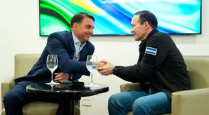 Flávio Bolsonaro diz que 'tem pouco preso no Brasil' e detalha reunião com ministro de Bukele