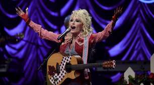 Dolly Parton, que detestava voar, terá um aeroporto batizado em sua homenagem. Ela teria gostado da piada