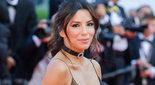Eva Longoria, aos 51 anos, quase não faz cardio: 'Treino com cargas altas. A exceção é quando pulo. Uso o minitrampolim, e é muito divertido, mas só faço isso uma ou duas vezes por semana'