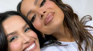 Anitta e Juliette surgem juntas em jatinho e deixam fãs curiosos