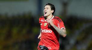 Samuel Lino chega ao top 8 de artilheiros do atual Flamengo