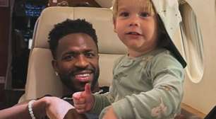 Virginia é criticada após foto de Vini Jr. com filho caçula no colo