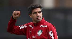 STJD pode punir Abel Ferreira por chute em microfone