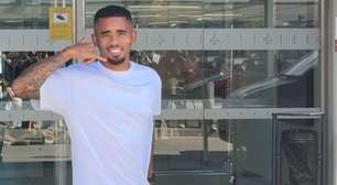 Gabriel Jesus desembarca na Espanha para assinar com Barcelona