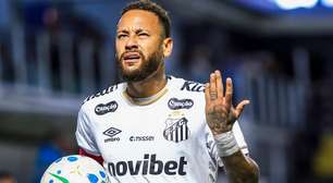 Absurdo! Menino que ganhou camisa do Santos de Neymar é alvo de xingamentos da torcida do Corínthians em estádio; jogador reage a ataques