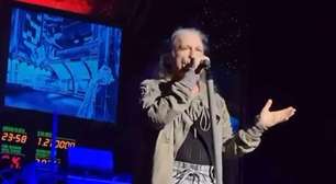 Bruce Dickinson ironiza Trump durante show do Iron Maiden no Canadá