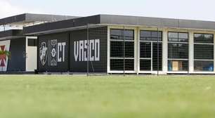 Jogadores do Vasco se deparam com polícia em chegada no CT