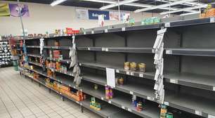 Estocar comida: Reino Unido prepara campanha para explicar às famílias como agir durante uma emergência