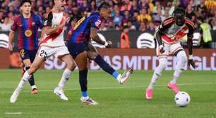 Raphinha e Yamal arrasam na goleada do líder Barcelona