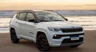 Jeep Compass Blackhawk tem 272 cv e encara SUVs híbridos de até R$ 300 mil