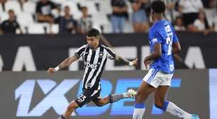 Botafogo vende Santi à franquia da MLS, afirma rádio uruguaia