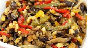 Caponata de berinjela, um acompanhamento prático e saboroso para comer com torradas