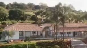 Nem Giovani, nem Gian: cantor sertanejo tem ampla fazenda de R$ 30 milhões em Minas; refúgio do artista é cercado de verde com cachoeira artificial e muito espaço para criação de cavalos milionários de raça nobre